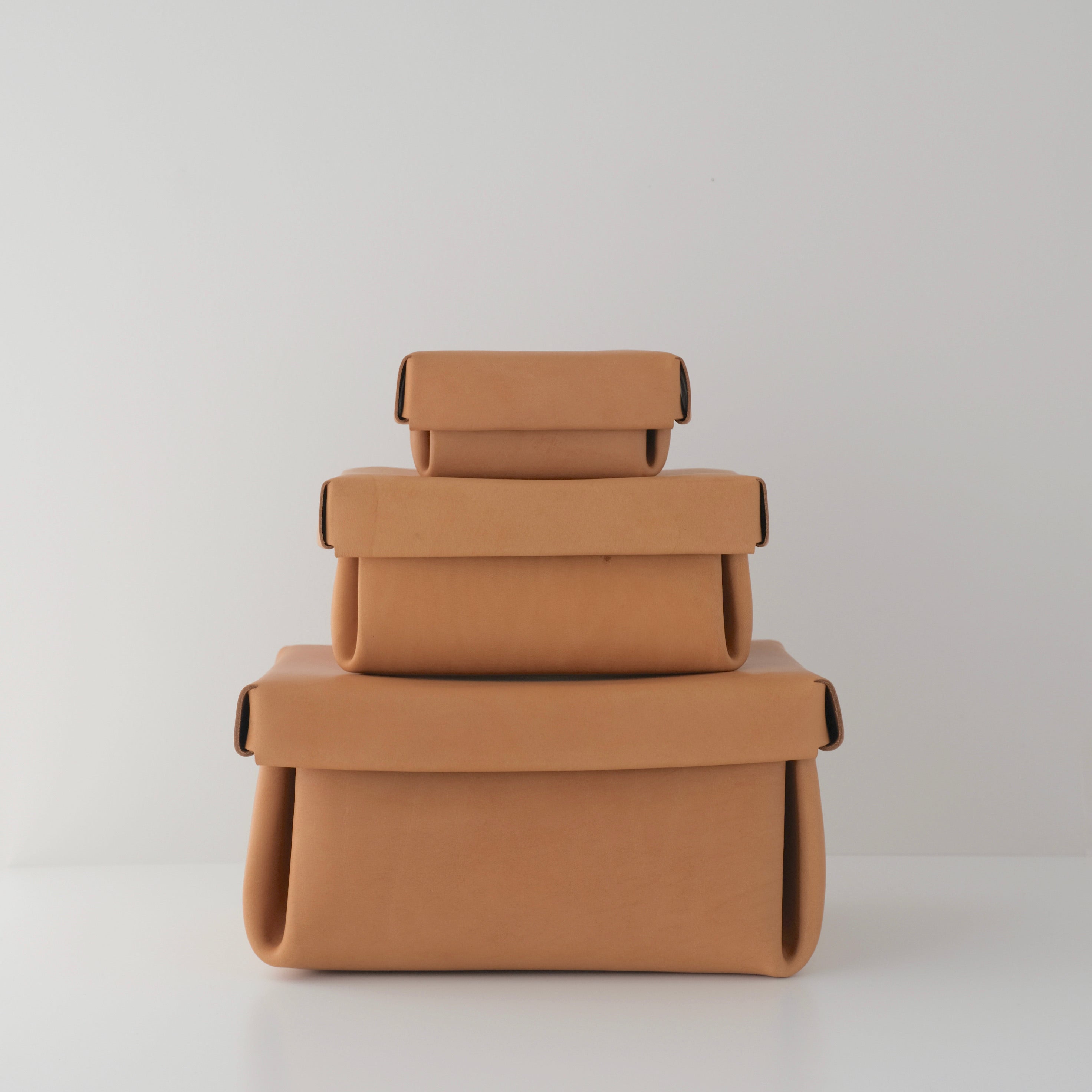 Lille og Stor］kasse Leather box (Camel) – pate.